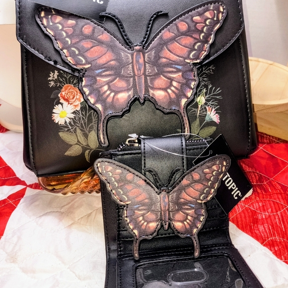 HOT TOPIC Handbag With Matching Wallet NLC Dark Butterfly Flor NWT 2fer - Picture 1 of 3